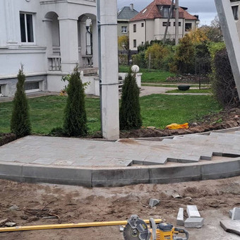 Kelio bortų įrengimas Klaipėda Trinkelių klojimas nuotrauka 3