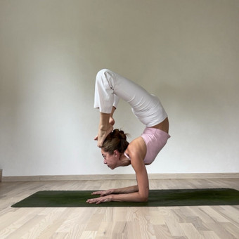 Joga paaugliams - individuali pamoka Vilnius Paula | Joga Vilniuje nuotrauka 4