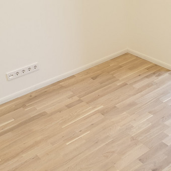 Į kainą įskaičiuota ir grindjuostės montavimas. Vilnius Ramunas nuotrauka 3 Laminato klojimas Vilnius Ramunas nuotrauka 3