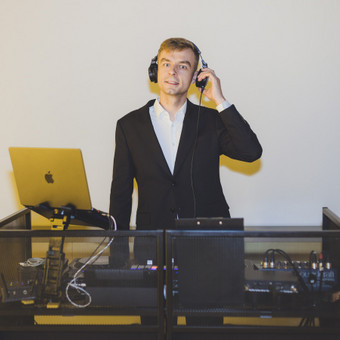 DJ/vedėjas viename Vilnius DJ Dovydas nuotrauka 1