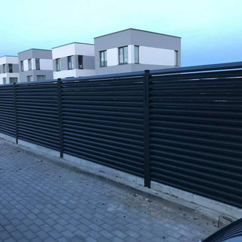 Prekiaujame betono pamatais, montuojame. Marijampolė Moderni Tvora nuotrauka 9 Tvoros pamatai, betonavimas Marijampolė Moderni Tvora nuotrauka 9