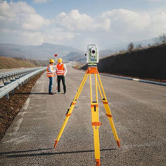 Žemės sklypo esamos situacijos, reljefo, pastatų, įrenginių, ilgamečių augalų ir požeminių inžinerinių tinklų (komunikacijų) topografinis planas. Vilnius Karolis Katiliavas nuotrauka 16 Topografiniai matavimai Vilnius Karolis Katiliavas nuotrauka 16