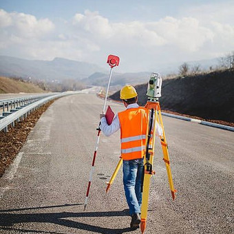 Statinio geodezinė nuotrauka – tai geodeziniai matavimai, pasibaigus statinių statyboms. Statiniai gali būti pradėti eksploatuoti tik pamatavus, išbraižius ir suderinus statinių nuotrauką. Vilnius Karolis Katiliavas nuotrauka 6 Geodezinių nuotraukų sudarymas Vilnius Karolis Katiliavas nuotrauka 6