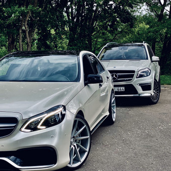 Teikiame aukščiausios klasės automobilių „Mercedes Benz“ ir „Porsche“ nuomos paslaugas visoje Lietuvoje ir už jos ribų. Siūlome klasikinių juodos ir baltos spalvų automobilius jauniesiems. Vilnius Benz4Rent nuotrauka 2 Automobilio nuoma vestuvėms Vilnius Benz4Rent nuotrauka 2