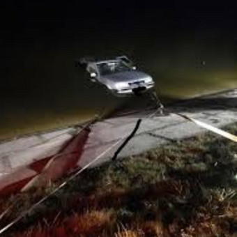 Tralas traliukas Tech pagalba kelyje Klaipėda Aivatrans nuotrauka 5 Pagalba užklimpus automobiliui Klaipėda Aivatrans nuotrauka 5