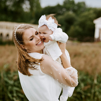 Pasiruošimo namuose, ceremonijos ir šeimos fotosesijos fotografavimas. Išsamus pasiūlymas: https://www.simsimfoto.com/krikstynu-fotografavimas Šiauliai Simona Simonavičė nuotrauka 2 Krikštynų fotosesija Šiauliai Simona Simonavičė nuotrauka 2