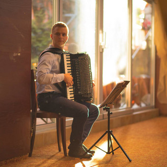 Vilnius Romas Morkūnas nuotrauka 1 Vestuvių muzikantai Vilnius Romas Morkūnas nuotrauka 1