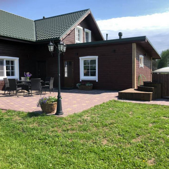 Sauna šalia pagrindinio pastato. Patogiai įrengtas poilsio kambarys, su mini virtuvėle. Tualetas, dušas. Kaina už visą viešnagės periodą Utenos rajonas Neringa Šinkūnienė nuotrauka 3 Sauna Utenos rajonas Neringa Šinkūnienė nuotrauka 3