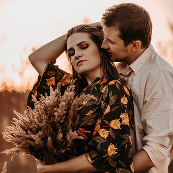 1 val. fotografavimo
Konsultacijos ir patarimai pasiruošimo metu
Nuotraukos 2-3 mėn. bėgyje
Apie 30 profesionaliai retušuotų nuotraukų
Nuotraukos saugomos metus Vilnius Lyg Sapne Photography nuotrauka 7 Poros fotosesija Vilnius Lyg Sapne Photography nuotrauka 7