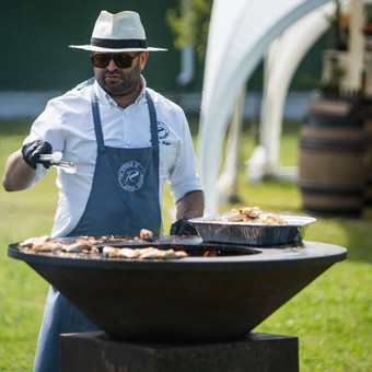 Grill piknikų organizavimas, kai pritrūksta vietos bei idėjų namuose kviečiu mėgautis gamta su skaniu maistu. BBQ vakarėliai mano vinis - nes gamtos dekoras nesumeluotas, o maisto skoniui skleistis r Vilnius RBKitchen nuotrauka 6 Grill šefai Vilnius RBKitchen nuotrauka 6