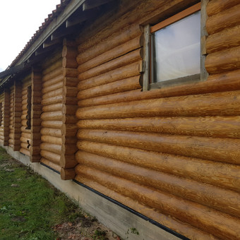 Atliekame medinių fasadų paruošimą imregnavimą arba dažymą. Kaunas MB Blastika nuotrauka 1 Medinių namų, dalilenčių, rastų dažymas Kaunas MB Blastika nuotrauka 1