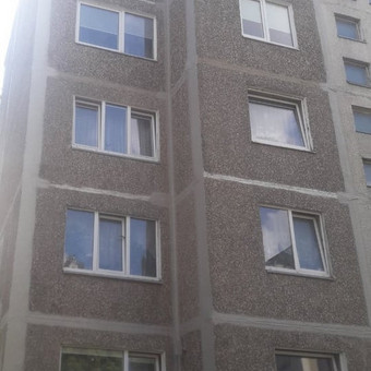 Dažymo darbai aukštyje.Dažymas termokeraminiais dažais,fasadų dažymas,mikroįtrukimų padengimas. Kaunas Aukštuminiai Darbai Siūlių Remontas nuotrauka 2 Dažymo darbai aukštyje Kaunas Aukštuminiai Darbai Siūlių Remontas nuotrauka 2