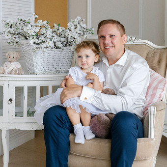 * Išankstinė konsultacija (idėja, vieta, pasiruošimas)
* Trukmė - 2 val.
* 20 vnt. sutvarkytų nuotraukų per 3 savaites Vilnius Enrika Mustė nuotrauka 8 Šeimos fotosesija Vilnius Enrika Mustė nuotrauka 8