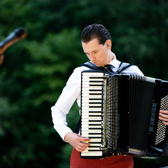Visapusiška pagalba muzikos srityje Vilnius Dmitrijs Mihailovs nuotrauka 2 Privačios muzikos pamokos Vilnius Dmitrijs Mihailovs nuotrauka 2