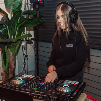 Vilnius Dj Ellika nuotrauka 2 DJ aparatūros nuoma Vilnius Dj Ellika nuotrauka 2