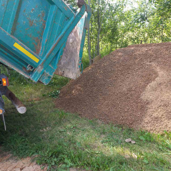 Žvirgždas – nuosėdinė uoliena, kurią sudaro suapvalintos kietųjų mineralų dalelės nuo 2 mm iki 6 cm. Vilnius MB Transvex nuotrauka 9 Žvirgždas Vilnius MB Transvex nuotrauka 9