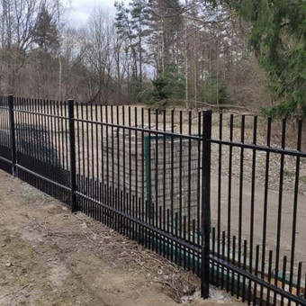 Gaminam, montuojam individualiai Jums pritaikytas tvoras bei vartus iš metalo. Gali būti ir su kalviškais elementais. Vartai gali būti varstomi, stumdomi su automatika ar be jos Kaunas MB Metarijus - Nerijus nuotrauka 5 Kiemo vartai, gamyba Kaunas MB Metarijus - Nerijus nuotrauka 5