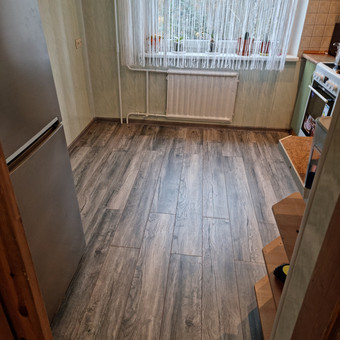 laminato klojimas 10 eur uz kvadratini metra Vilnius grindu restauracijos ekspertai nuotrauka 1 Laminato klojimas Vilnius grindu restauracijos ekspertai nuotrauka 1