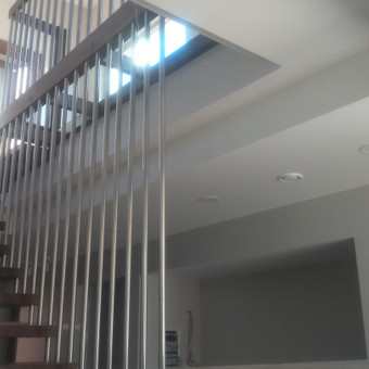 Projektuojame, gaminame turėklus iš medžio, metalo, nerūdijančio plieno, stiklo. Vilnius UAB Kairėnai nuotrauka 1 Laiptų turėklai Vilnius UAB Kairėnai nuotrauka 1