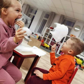 Parodome kaip naudotis. Duodame 1kg spragesiu. Atskleisime kaip pasidaryti pačius skaniausius spragėsius. Klaipėdos rajonas Pramogų Patruliai nuotrauka 8 Pop Corn, dūmų mašinos nuoma Klaipėdos rajonas Pramogų Patruliai nuotrauka 8