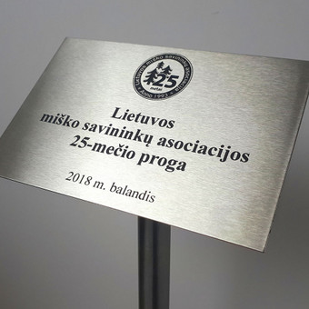 Lazerio pagalba dažnai gaminame įvairias technines lenteles. Tai gali būti prietaisų ar skydų valdymo panelės arba informacinio pobūdžio lentelės. Vilnius Aidas Gecevičius nuotrauka 20 Techninių lentelių gamyba Vilnius Aidas Gecevičius nuotrauka 20