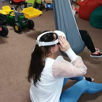 Oculus Quest2 VR akinių nuoma Šilutėje ir aplink. Pirma para 35e. kitos paros po 15e. Daug žaidimų. Nereikalingas užstatas. Klaipėdos rajonas Pramogų Patruliai nuotrauka 5 Virtualios realybės įrangos nuoma Klaipėdos rajonas Pramogų Patruliai nuotrauka 5