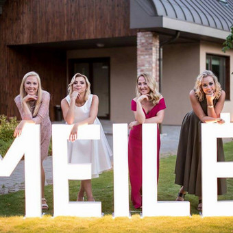 NUOMOJAME ŽODŽIUS:
MEILĖ, LOVE, LAIMĖ, ŠEIMA
NUOMOS KAINA:
90Eur/24h Kaunas Showroomas nuotrauka 6 Šviečiančios raidės Kaunas Showroomas nuotrauka 6