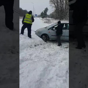 Pagalba užklimpus automobiliui Kaunas KĘSTUKO TRALIUKAS nuotrauka 4