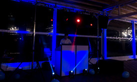 DJ + vedėjas, apšvietimo bei garso įranga DJ + vedėjas, apšvietimo bei garso įranga