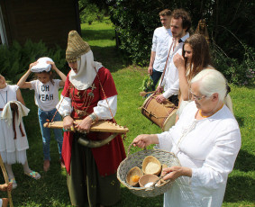 Renginių, lietuviškų apeigų vedėja, atlikėja, lektorė / UAB Kruenta / Darbų pavyzdys ID 2537632