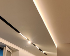 LED apšvietimo montavimas.