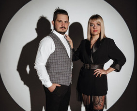 Vakaro vedėjas ir dainininkė / Bernadeta Mikelinskienė / Darbų pavyzdys ID 2868627