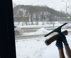 Langų ir remų  kruopštus plovymqs