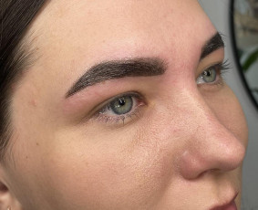 Antakių korekcija - Makiažas, garbanos, antakių dažymas, laminavimas, korekcija. - 1