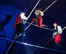 Cirko artistas akrobatas-ekvilibristas / Gediminas Maldanis / Darbų pavyzdys ID 3714381
