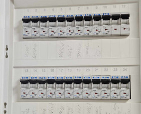 Smulkūs elektros darbai - Skubus elektriko iškvietimas - 1 Skubus elektriko iškvietimas - Smulkūs elektros darbai - 1