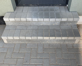 Trinkelių klojimas, tvorų montavimas, vejos paruošimas - Laiptai iš trinkelių - 3 Laiptai iš trinkelių - Trinkelių klojimas, tvorų montavimas, vejos paruošimas - 3