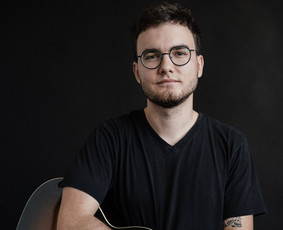 Benignas – gyva muzika su gitara ir vokalu (solo / duetas) - Muzikantai, dainininkai, grupės - 2 Muzikantai, dainininkai, grupės - Benignas – gyva muzika su gitara ir vokalu (solo / duetas) - 2