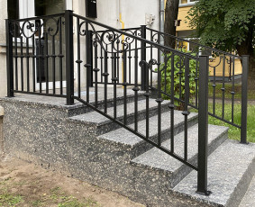 Laiptų turėklai - Profesionalios kalvystės ir metalo suvirinimo paslaugos - 3