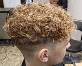 Kirpyklos, kirpėjai, stilistai - Vyrų, vaikų kirpimas. - 1