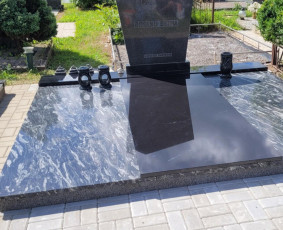 Granito plok&scaron;tės kapams, dengimas - Kapų dengimas plok&scaron;tėmis, paminklai, raidžių kalimas - 2