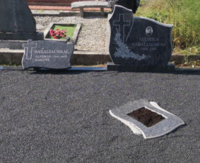 Paminklų, antkapių montavimas - Kapų dengimas plokštėmis, paminklai, raidžių kalimas - 3