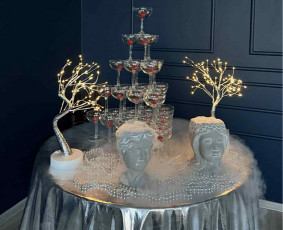 &Scaron;ampano piramidė - Premium mobilus baras - 1