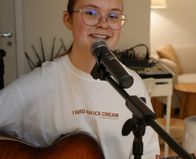 Dainavimo, vokalo pamokos - Dainavimo, gitaros, fortepijono pamokos Kaune - 1