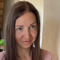 Vilma Stiopiaitė Piešiu ant drobės, medžiagos, sienų, odos