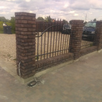 pukentosa Murininkas atlieka muro darbus,ilgamete patirtis.