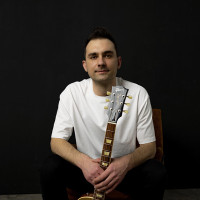 Slavomiras Stankevičius Gitaros pamokos (akustinė, elektrinė, ukulėlė, bosinė) Slavomiras Stankevičius Gitaros pamokos (akustinė, elektrinė, ukulėlė, bosinė)