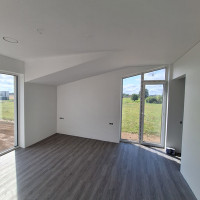 Tautvydas Vidaus apdaila, glaistimas, dazimas, plyteliu klijavimas .