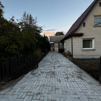 Neringa Aršėnienė Trinkelių klojimas, polių gręžimas, tvorų montavimas