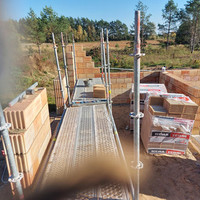 MB Nerensta Pamatų liejimas įrengimas,mūro darbai.